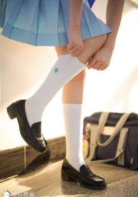 年轻的小姨在线_免费手机在线看片