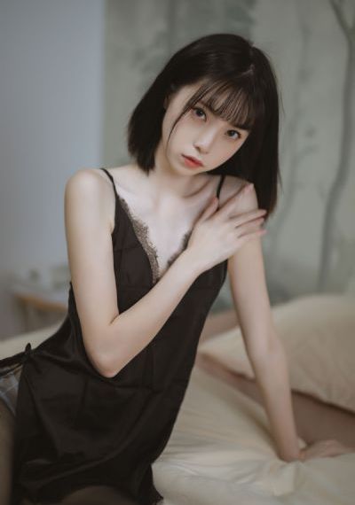 电视剧沉默25集完整版_十万网红美女美酱