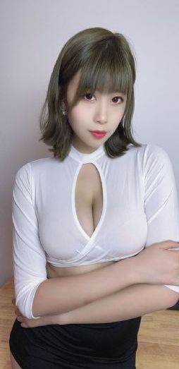 我身上两个奶被男人揉搓视频_4K电影完整版在线观看